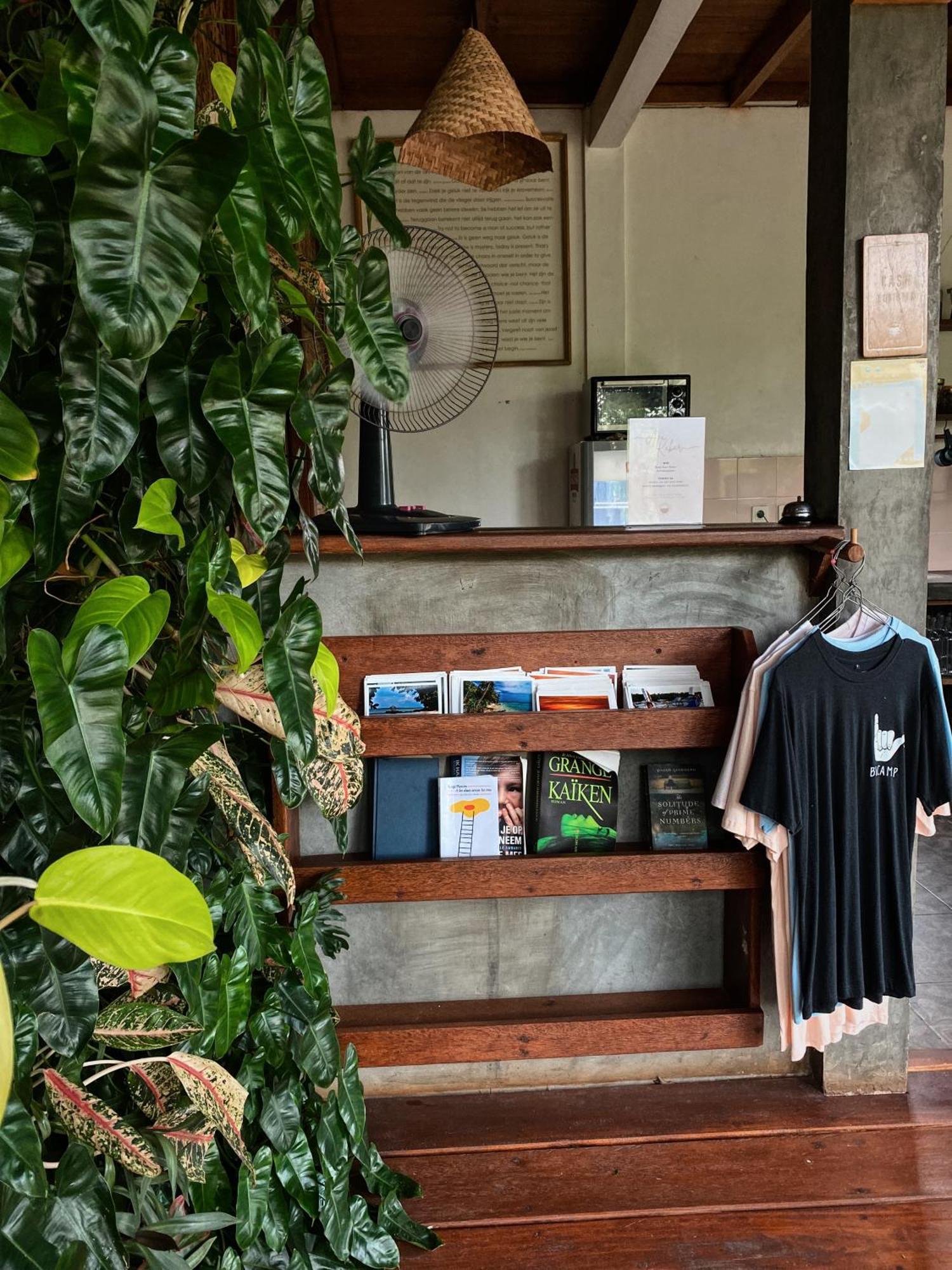 Basa-Basi Lodge Karimunjawa Esterno foto